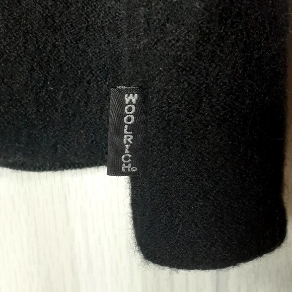 Woolrich Black Zip front Sweater 100% Wool Snowflake Embroidery Size M - Picture 5 of 8